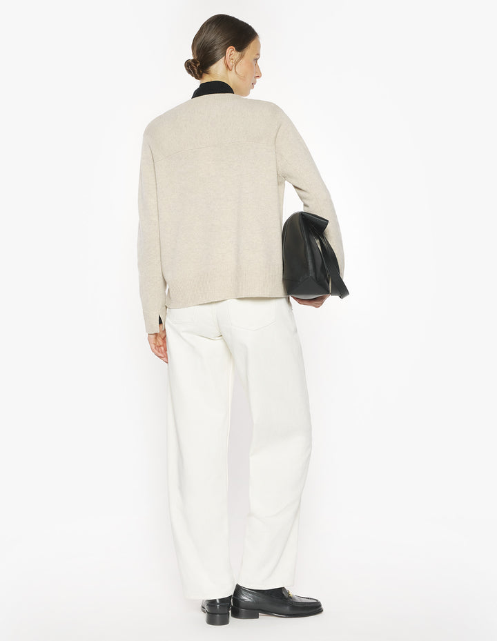MERINO WOOL COMFORT V-NECK JUMPER