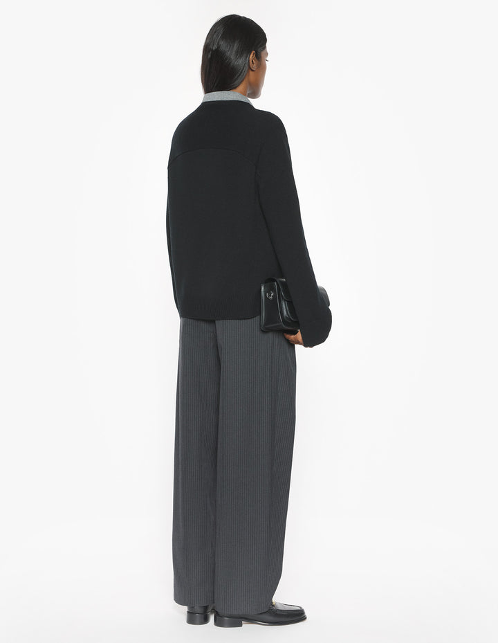 MERINO WOOL COMFORT V-NECK JUMPER