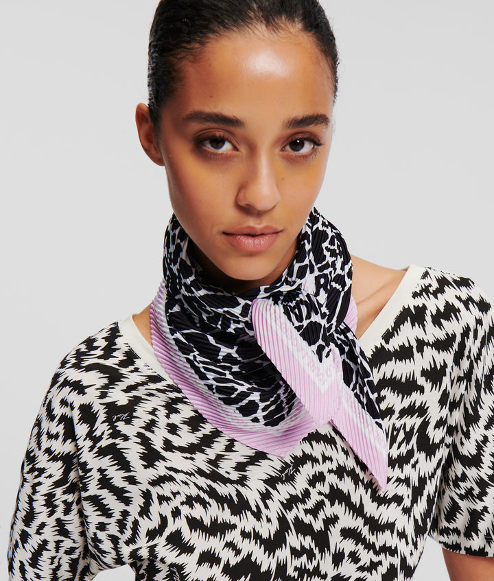 K/GIRAFFE PLEATED SCARF