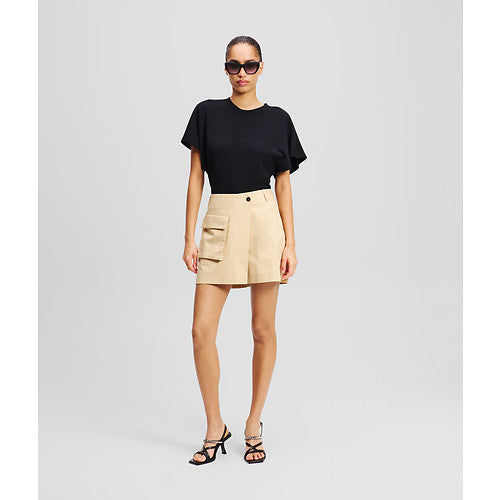 FLUID FEMININE T-SHIRT