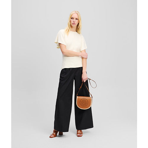 FLUID FEMININE T-SHIRT