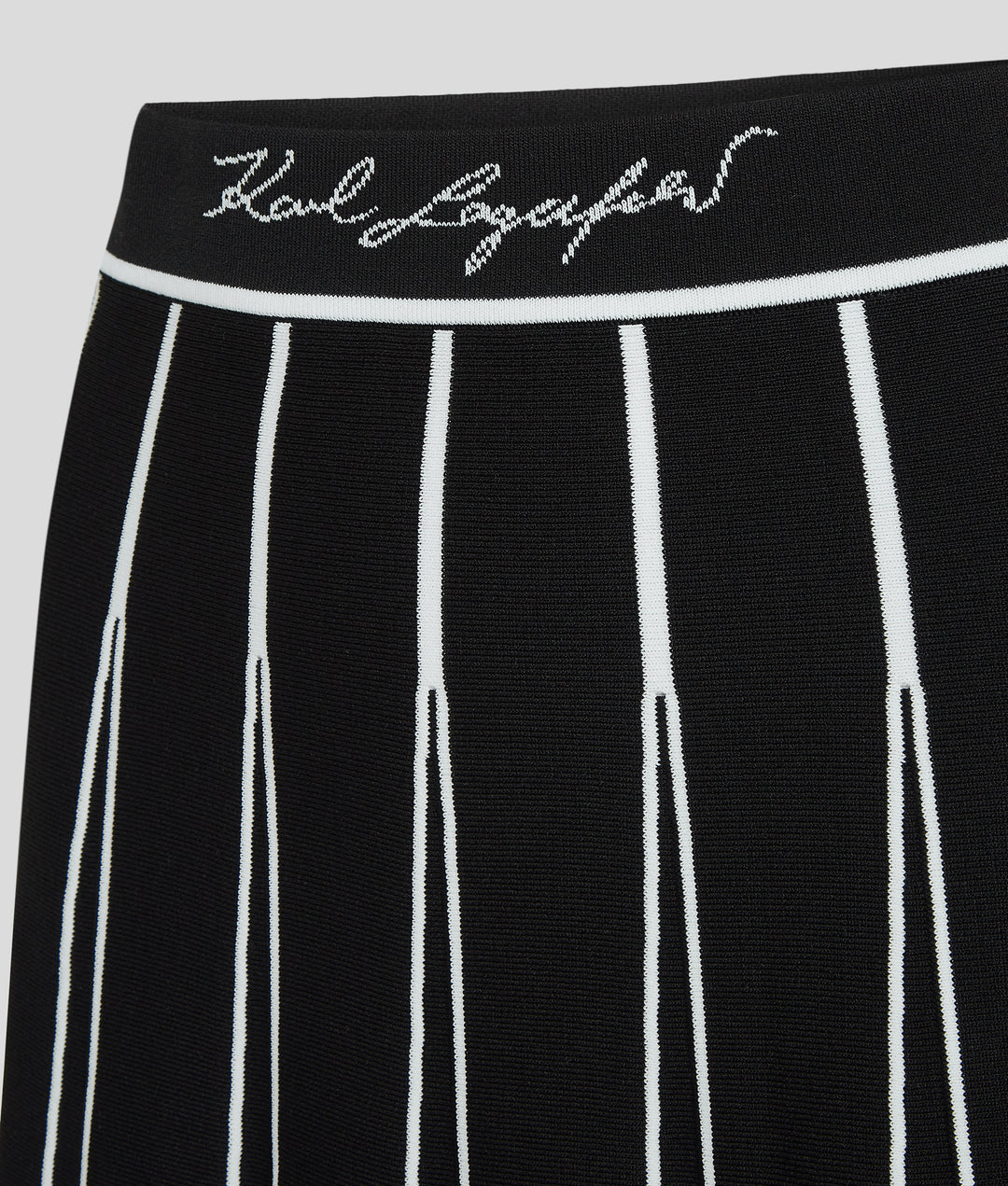SIGNATURE BW KNIT SKIRT