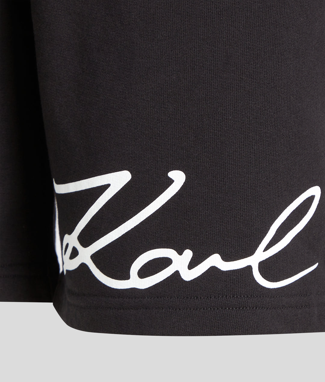 SIGNATURE EDGE SWEATSHORTS