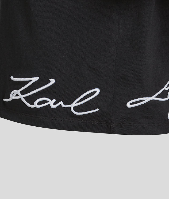 SIGNATURE EMB EDGE T-SHIRT