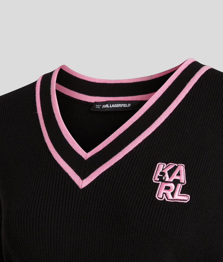 VARSITY V-NECK SWEATER W/PATCH