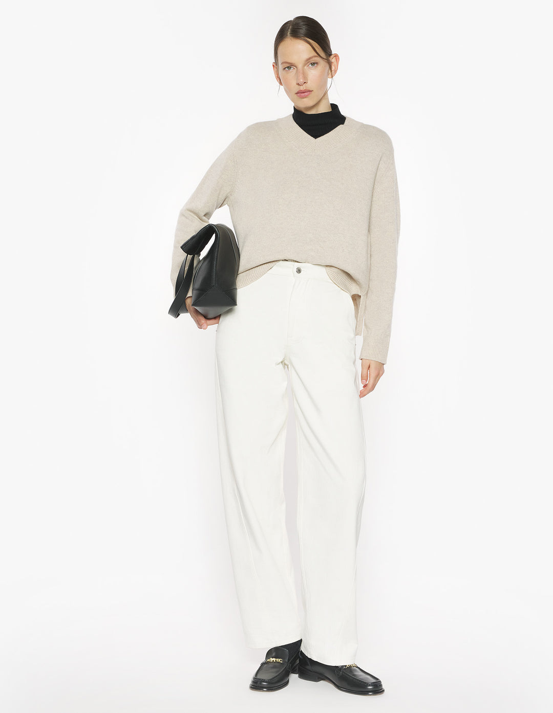 MERINO WOOL COMFORT V-NECK JUMPER