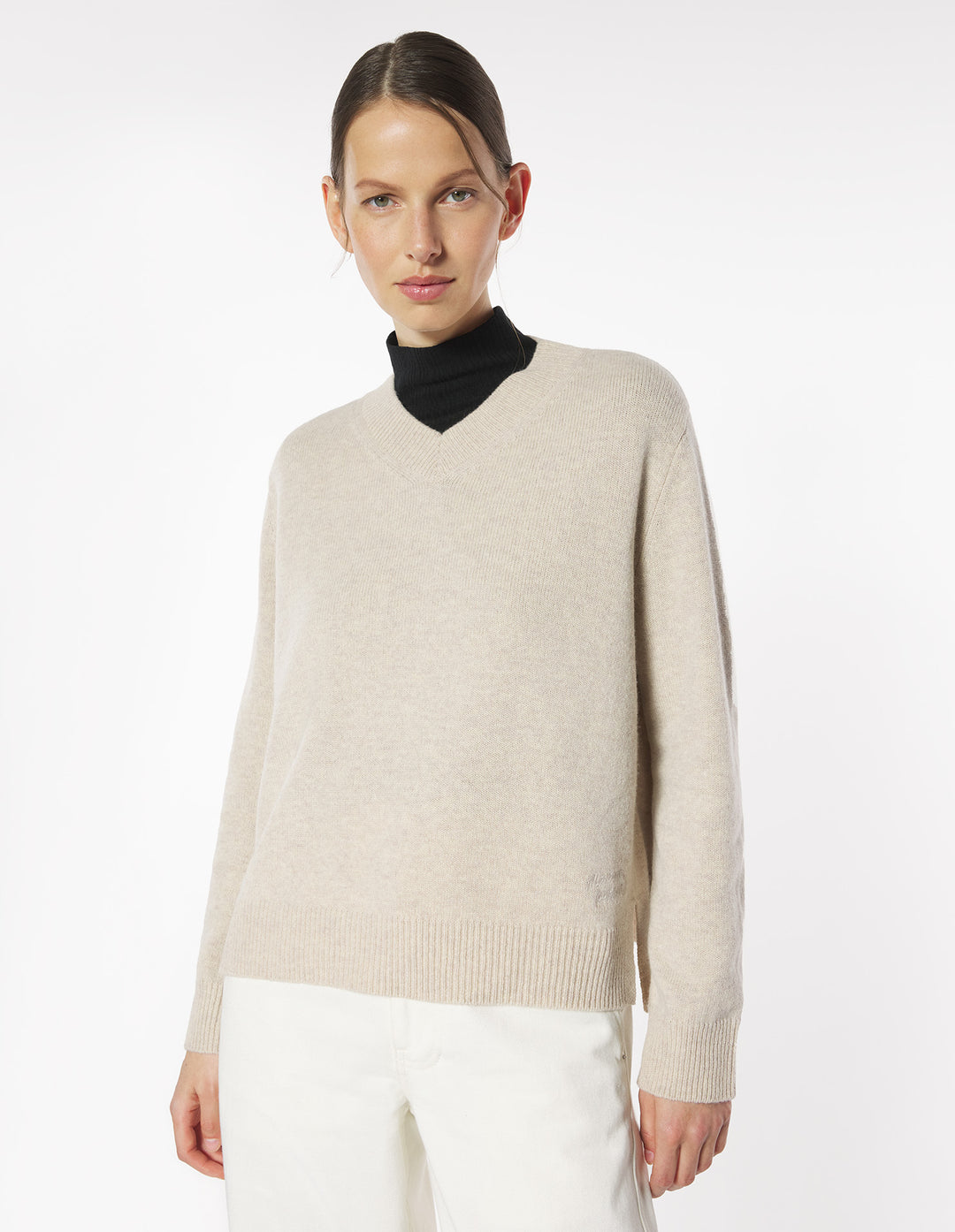 MERINO WOOL COMFORT V-NECK JUMPER
